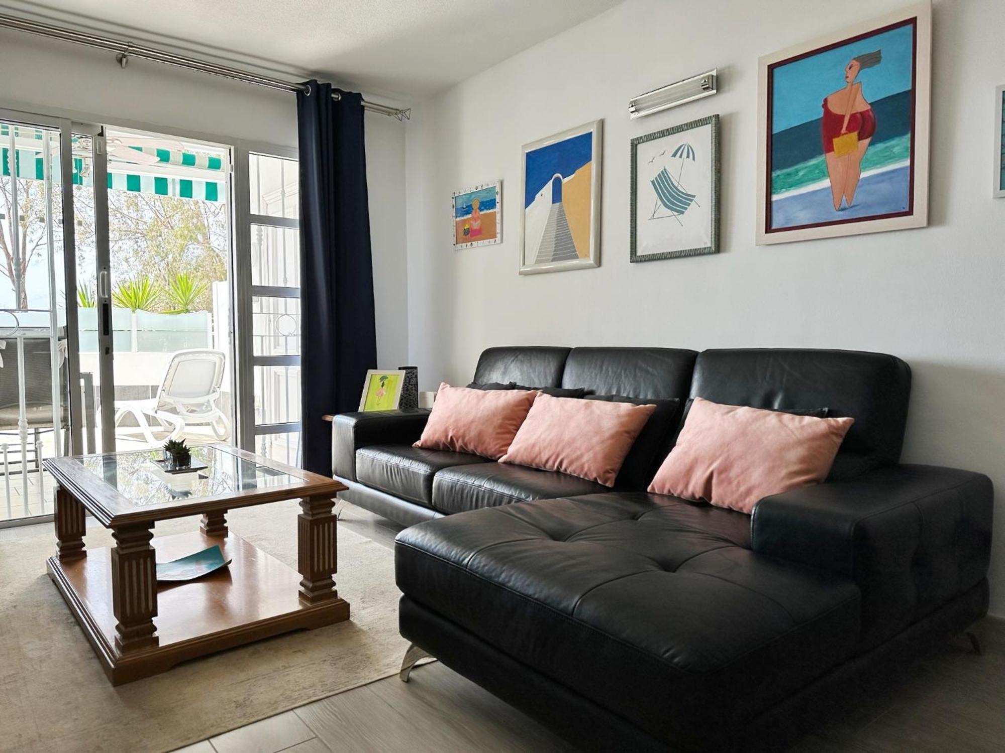 Apartament Relaxing Ocean View, Spacious Art With Large Terrace, Near Beaches
